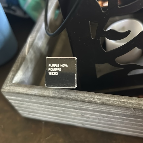 Mary Kay liquid eyeshadow - Picture 2 of 2